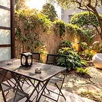شقة Isola Oasis - Loft With Garden & Free Private Garage