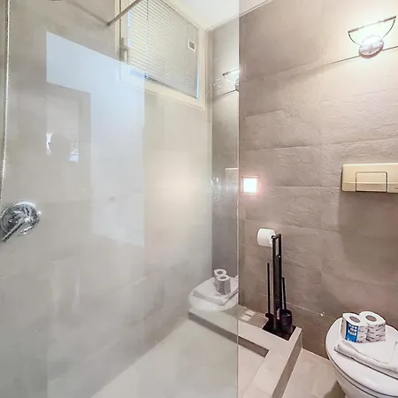 شقة Isola Oasis - Loft With Garden & Free Private Garage